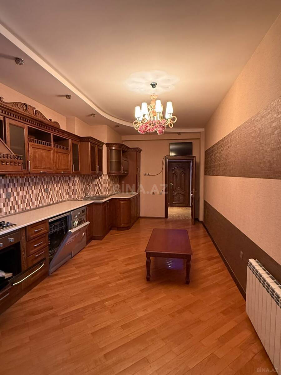 4 otaqlı Yeni tikili, 8 Noyabr m., Bakı