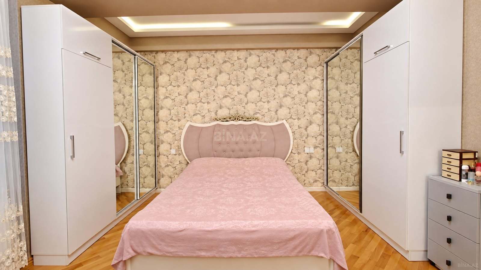 3 otaqlı Yeni tikili, Qara Qarayev m., Bakı