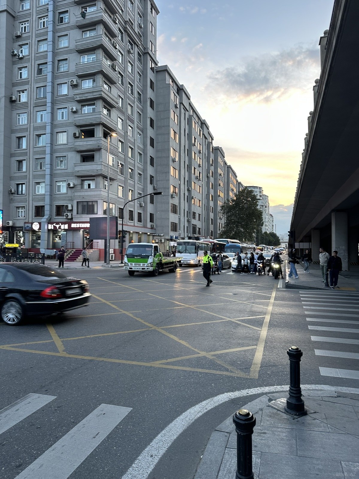 3 otaqlı Köhnə tikili, Binəqədi r., Bakı
