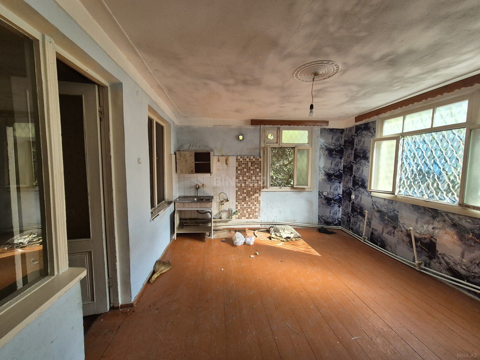 3 otaqlı Köhnə tikili, Azadlıq Prospekti m., Bakı