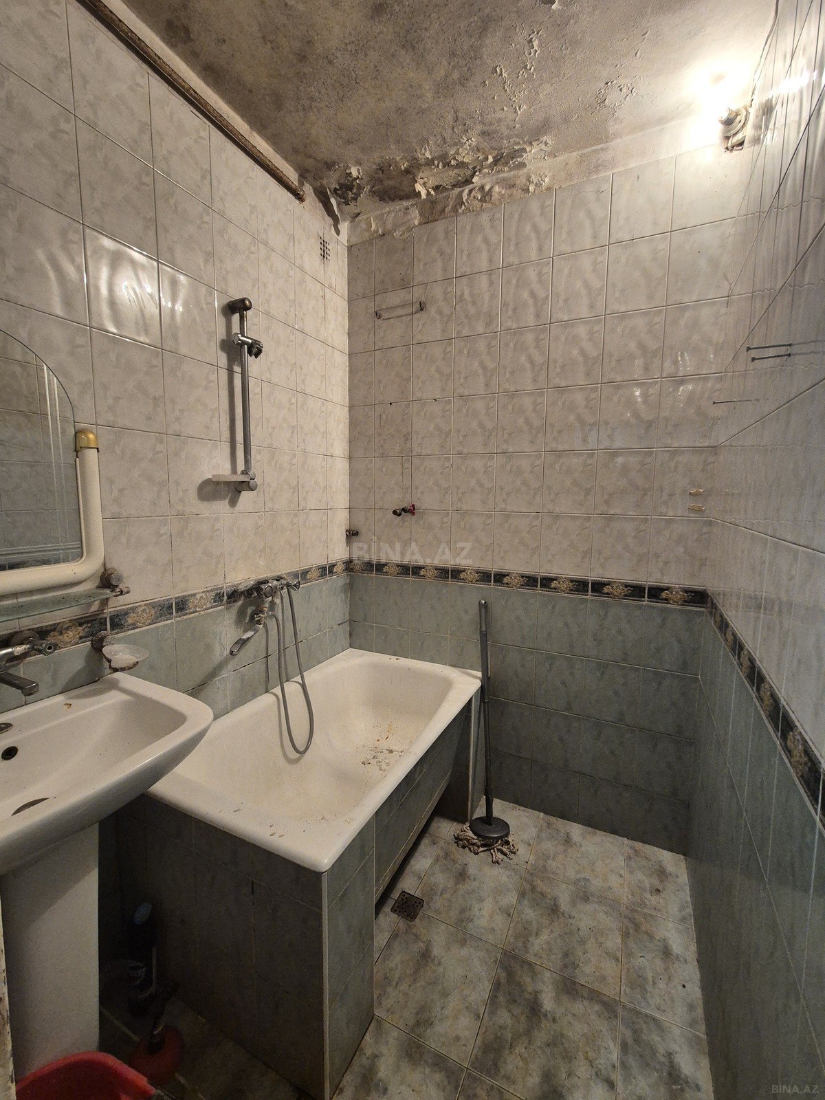 3 otaqlı Köhnə tikili, Azadlıq Prospekti m., Bakı