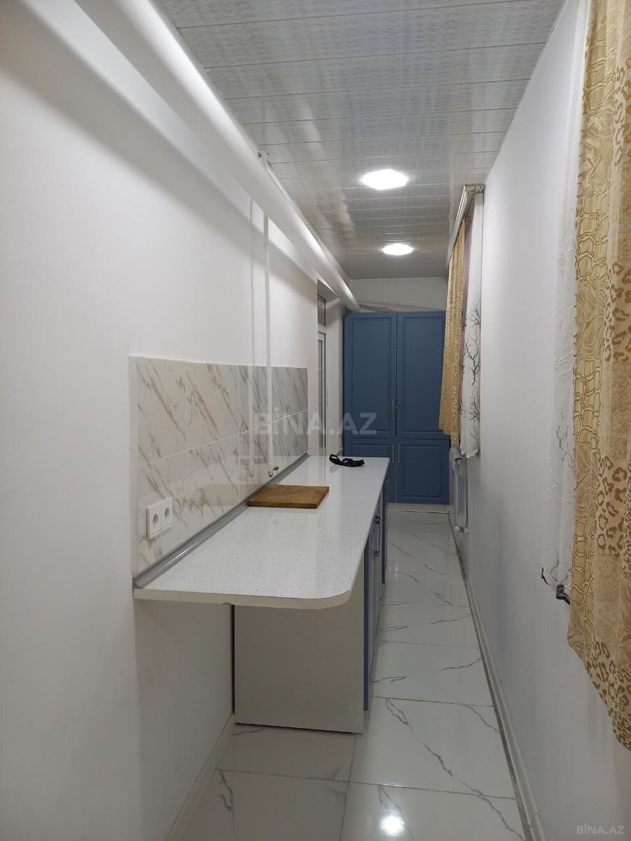 3 otaqlı Köhnə tikili, Xalqlar Dostluğu m., Bakı