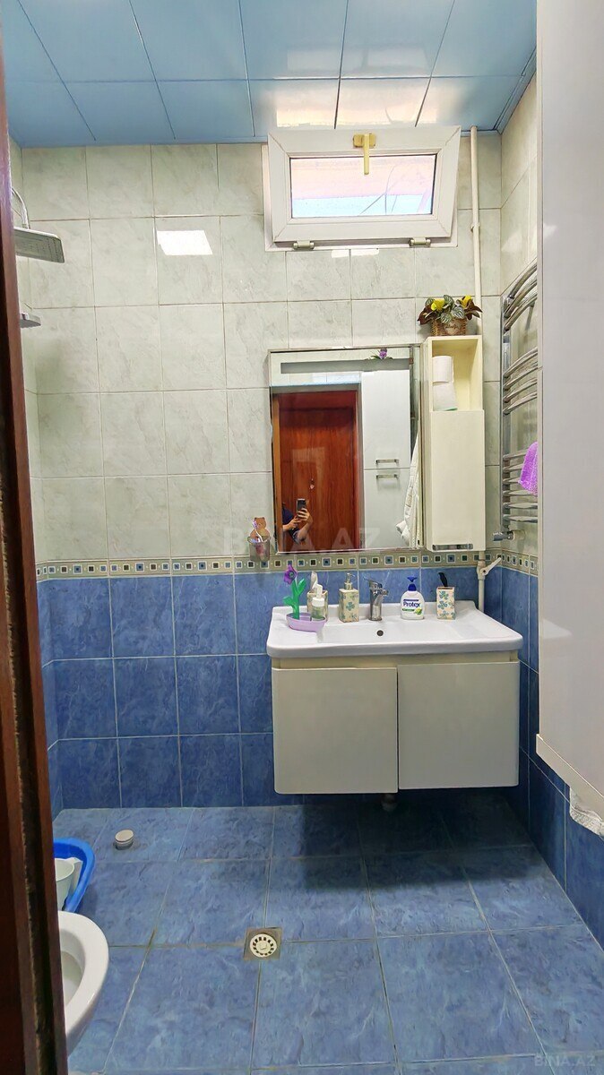2 otaqlı Köhnə tikili, Nizami m., Bakı