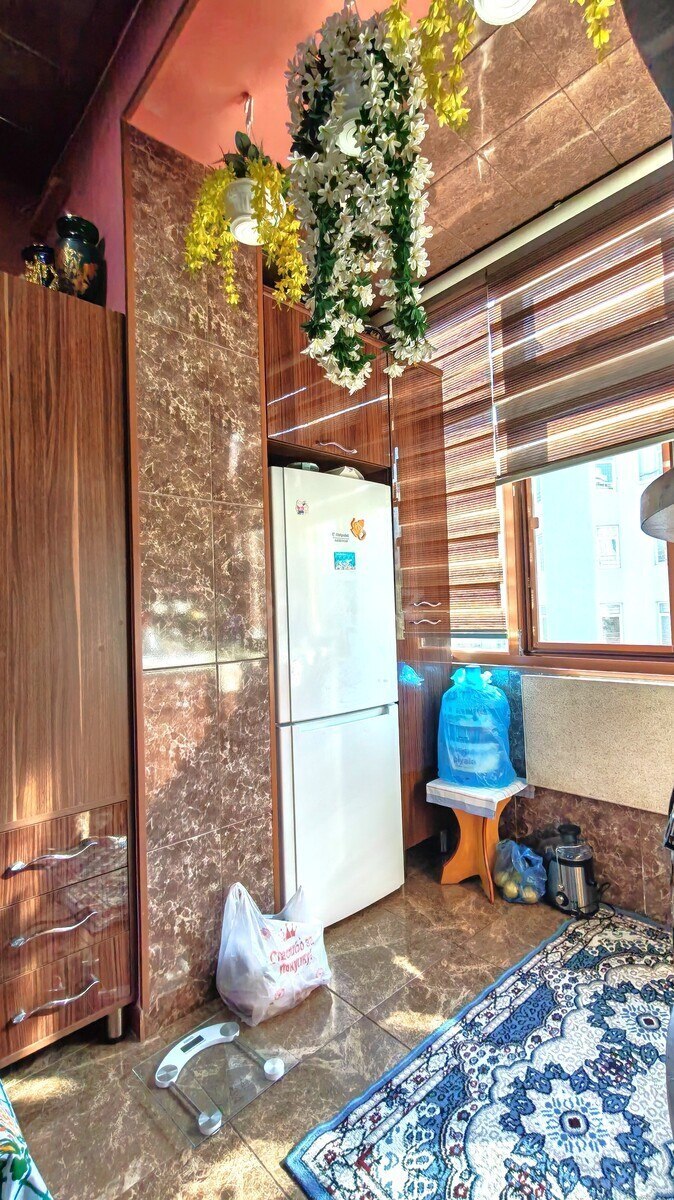 2 otaqlı Köhnə tikili, Nizami m., Bakı