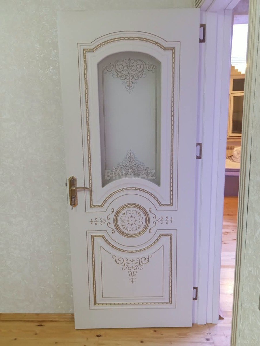 3 otaqlı Köhnə tikili, Qaraçuxur q., Bakı