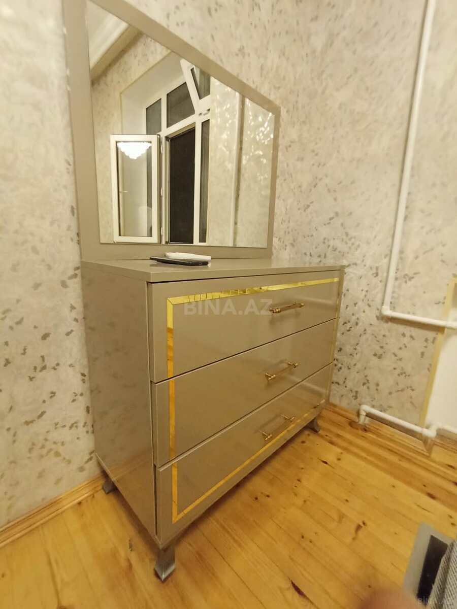 3 otaqlı Köhnə tikili, Qaraçuxur q., Bakı