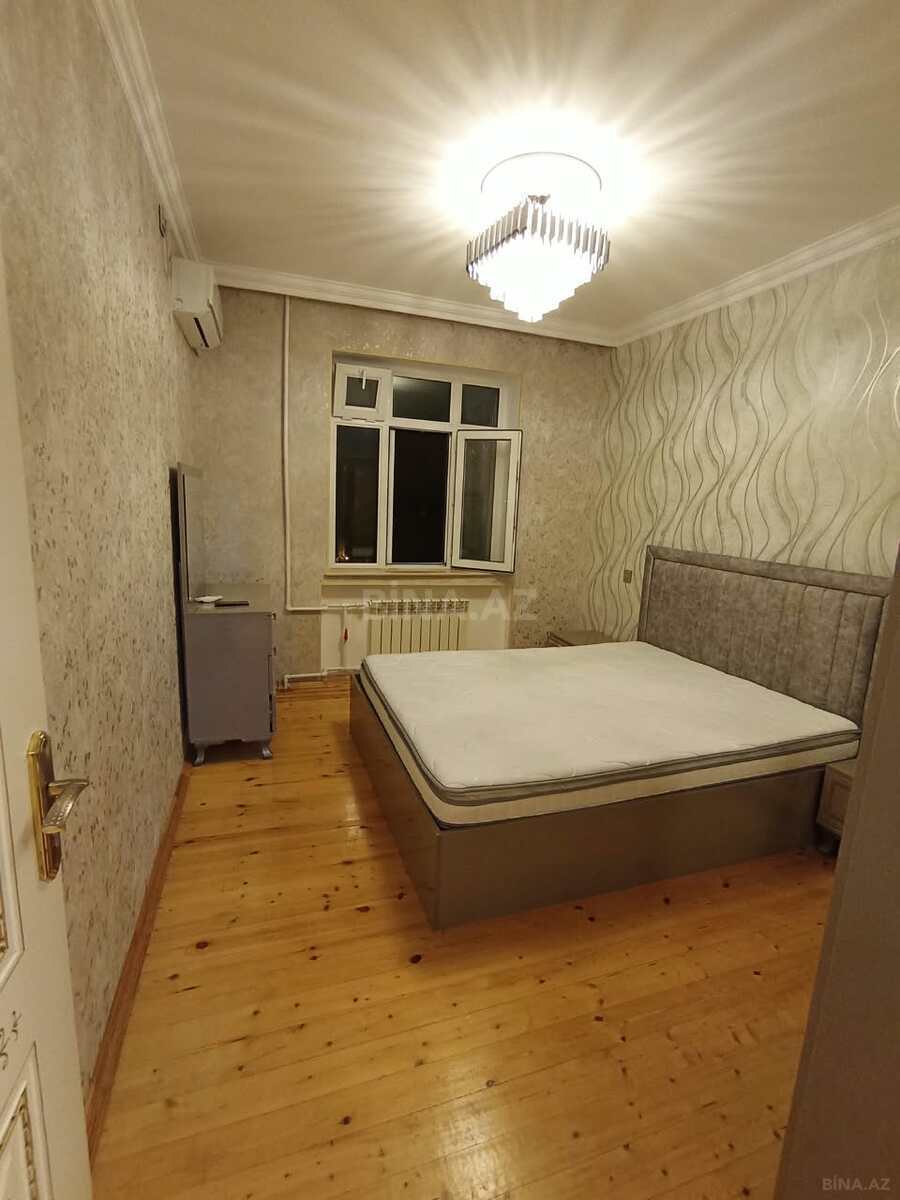 3 otaqlı Köhnə tikili, Qaraçuxur q., Bakı