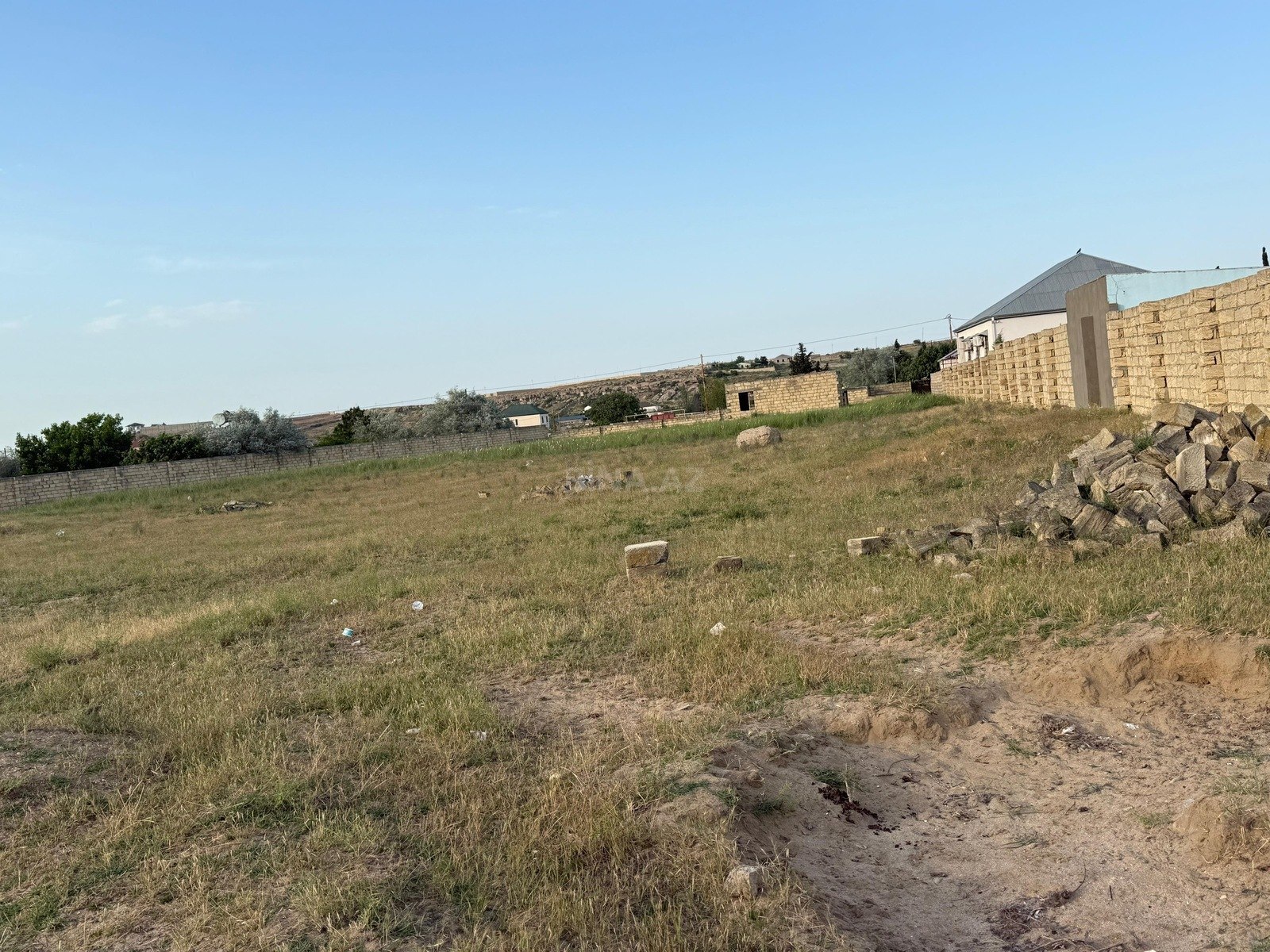 Torpaq satılır, Nardaran, Bakı
