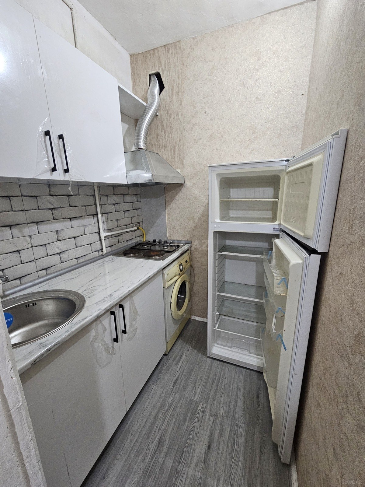2 otaqlı Köhnə tikili, 7-ci mikrorayon q., Bakı