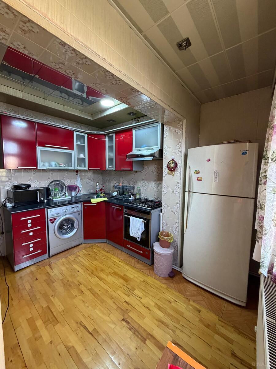 2 otaqlı Köhnə tikili, Azadlıq Prospekti m., Bakı