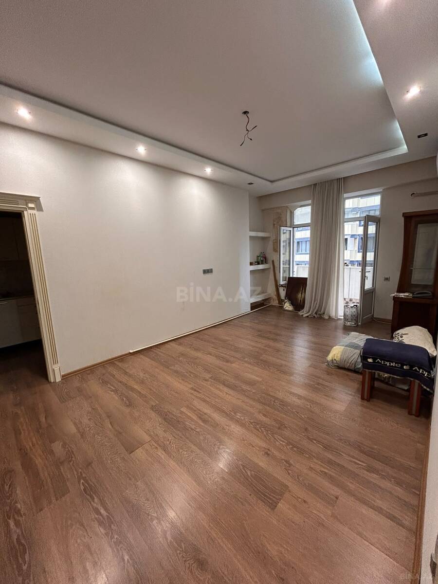 3 otaqlı Yeni tikili, Nizami m., Bakı