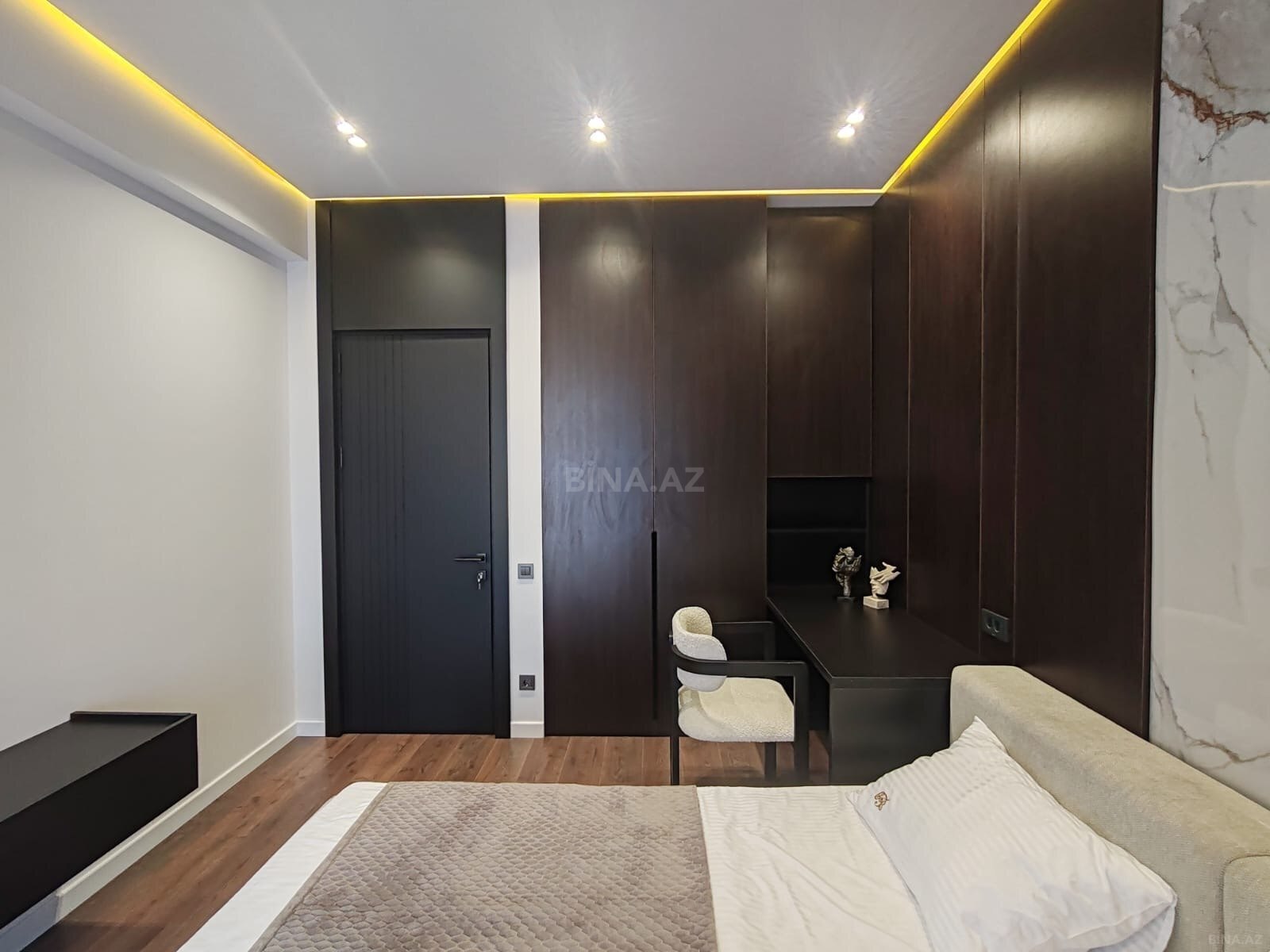 3 otaqlı Yeni tikili, Şah İsmayıl Xətai m., Bakı
