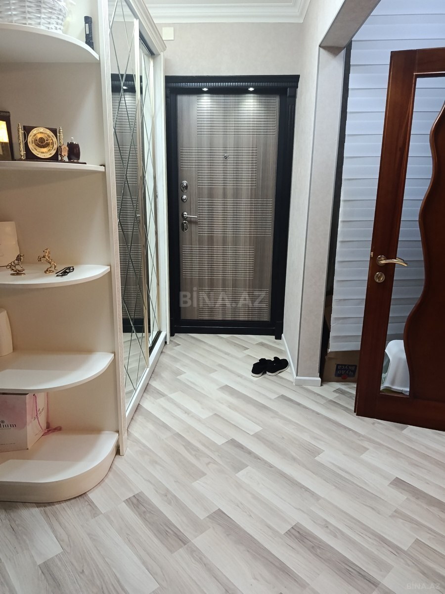 3 otaqlı Köhnə tikili, Xalqlar Dostluğu m., Bakı