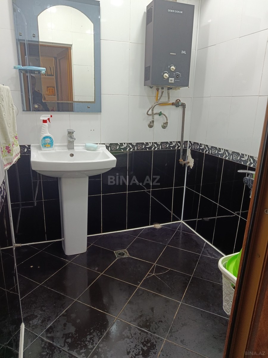 3 otaqlı Köhnə tikili, Xalqlar Dostluğu m., Bakı