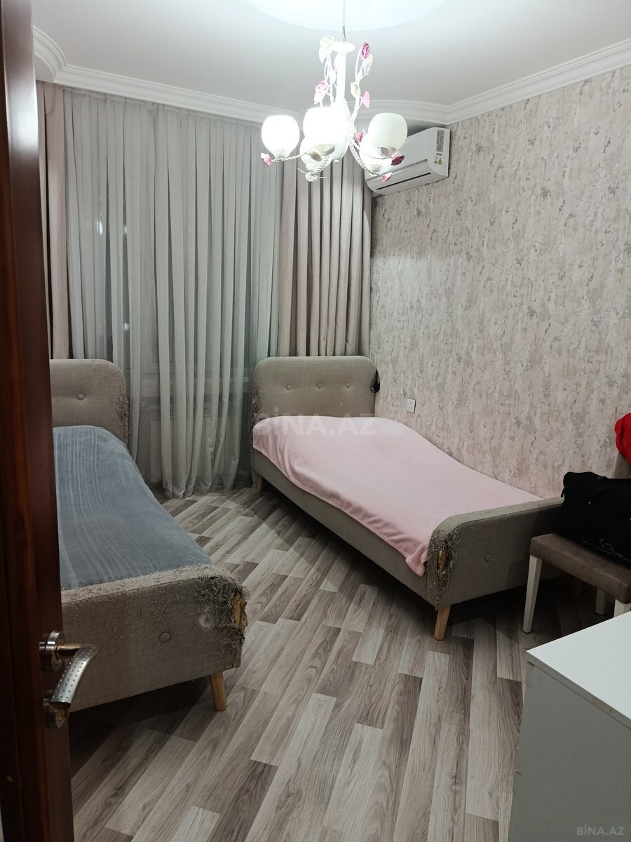 3 otaqlı Köhnə tikili, Xalqlar Dostluğu m., Bakı