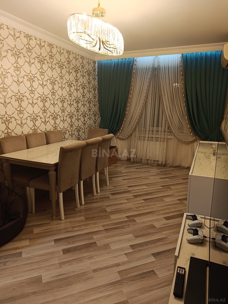 3 otaqlı Köhnə tikili, Xalqlar Dostluğu m., Bakı