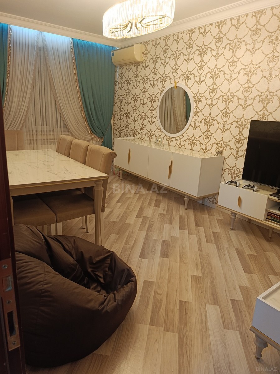 3 otaqlı Köhnə tikili, Xalqlar Dostluğu m., Bakı
