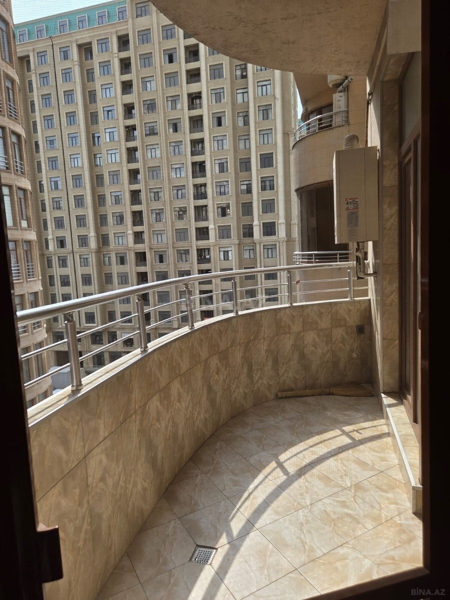 3 otaqlı Yeni tikili, Şah İsmayıl Xətai m., Bakı