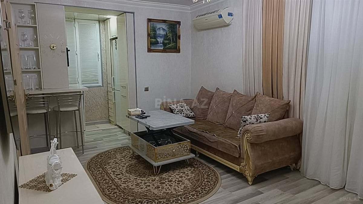 2 otaqlı Köhnə tikili, Elmlər Akademiyası m., Bakı