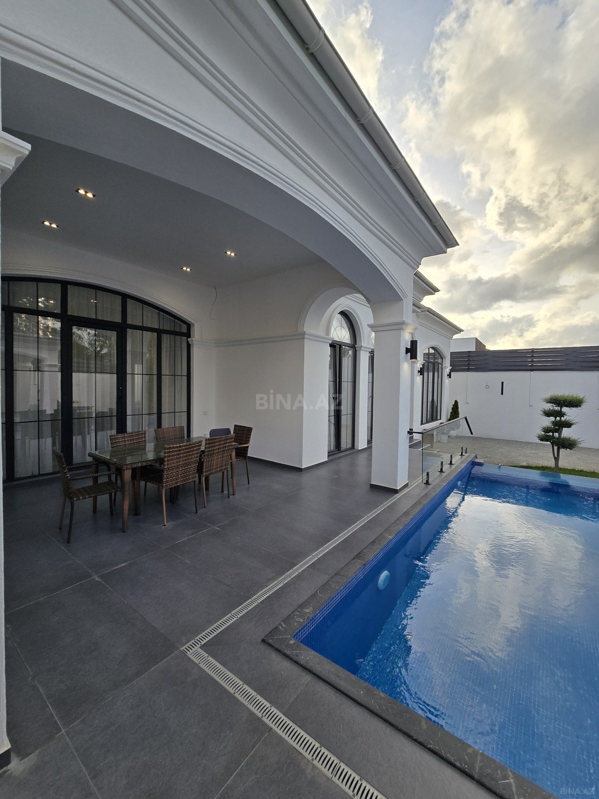 4 otaqlı Həyət evi/Bağ evi, Mərdəkan q., Bakı