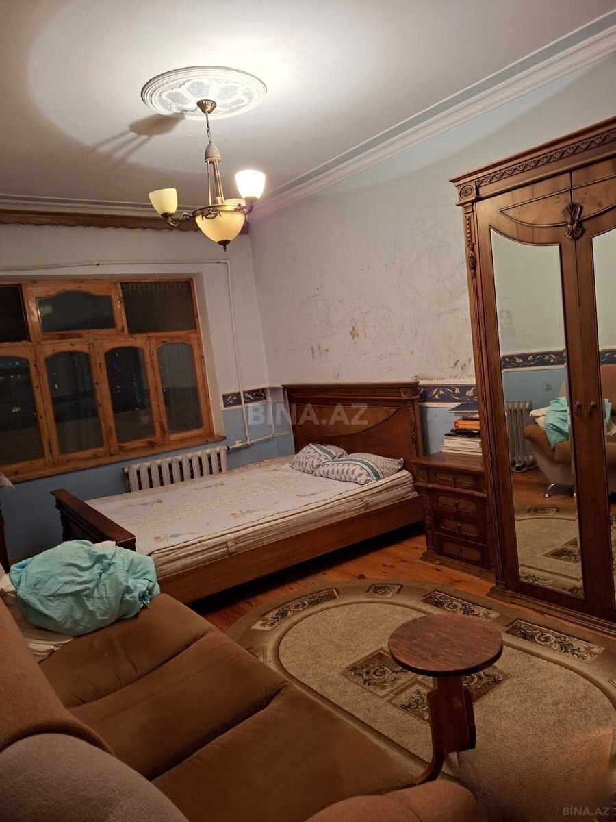 3 otaqlı Köhnə tikili, Həzi Aslanov m., Bakı