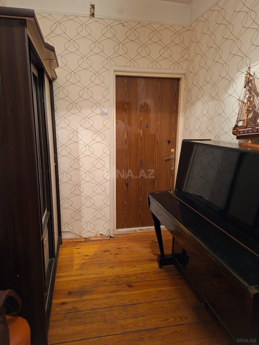 3 otaqlı Köhnə tikili, Həzi Aslanov m., Bakı