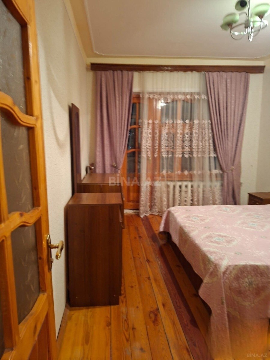 3 otaqlı Köhnə tikili, Həzi Aslanov m., Bakı