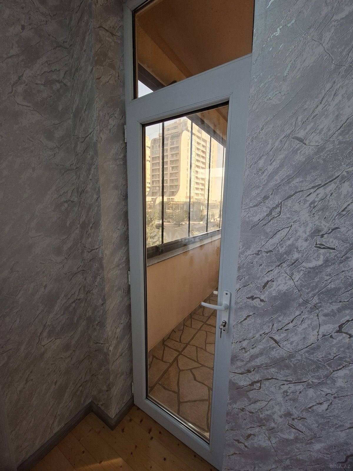 3 otaqlı Yeni tikili, Neftçilər m., Bakı