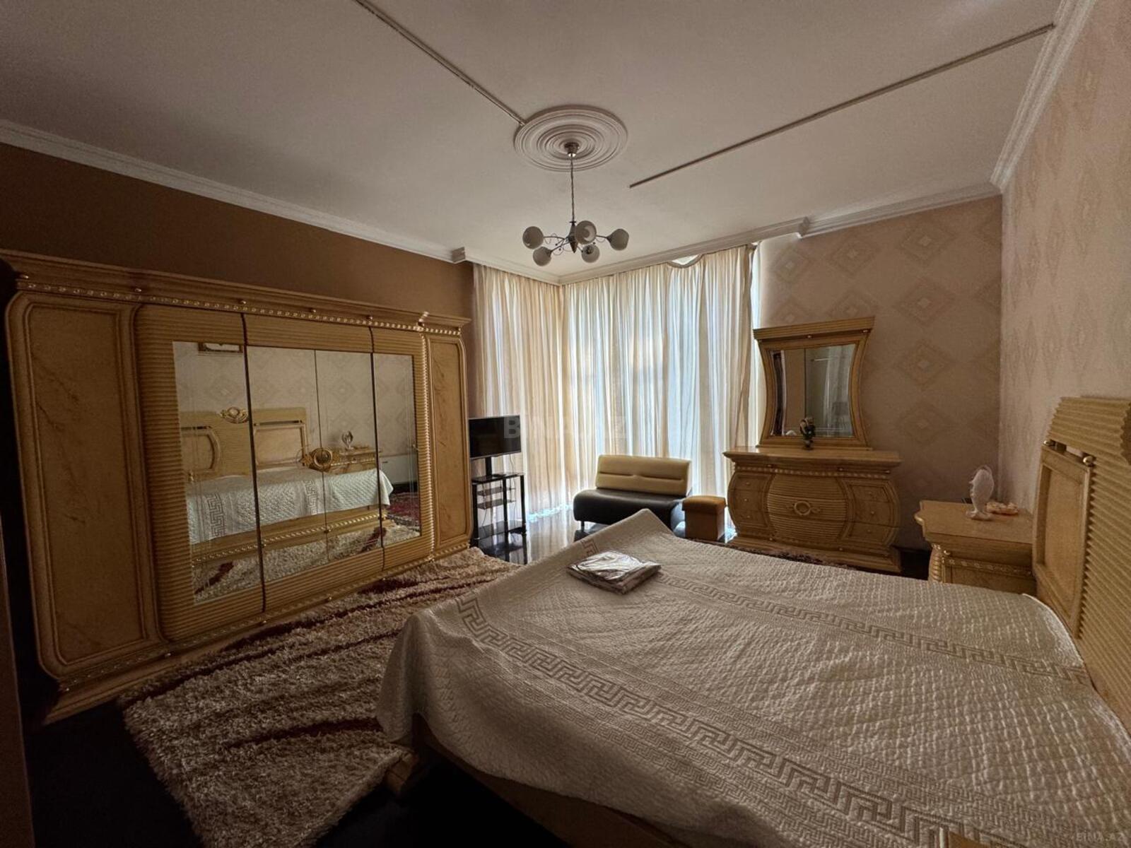 3 otaqlı Yeni tikili, 8 Noyabr m., Bakı