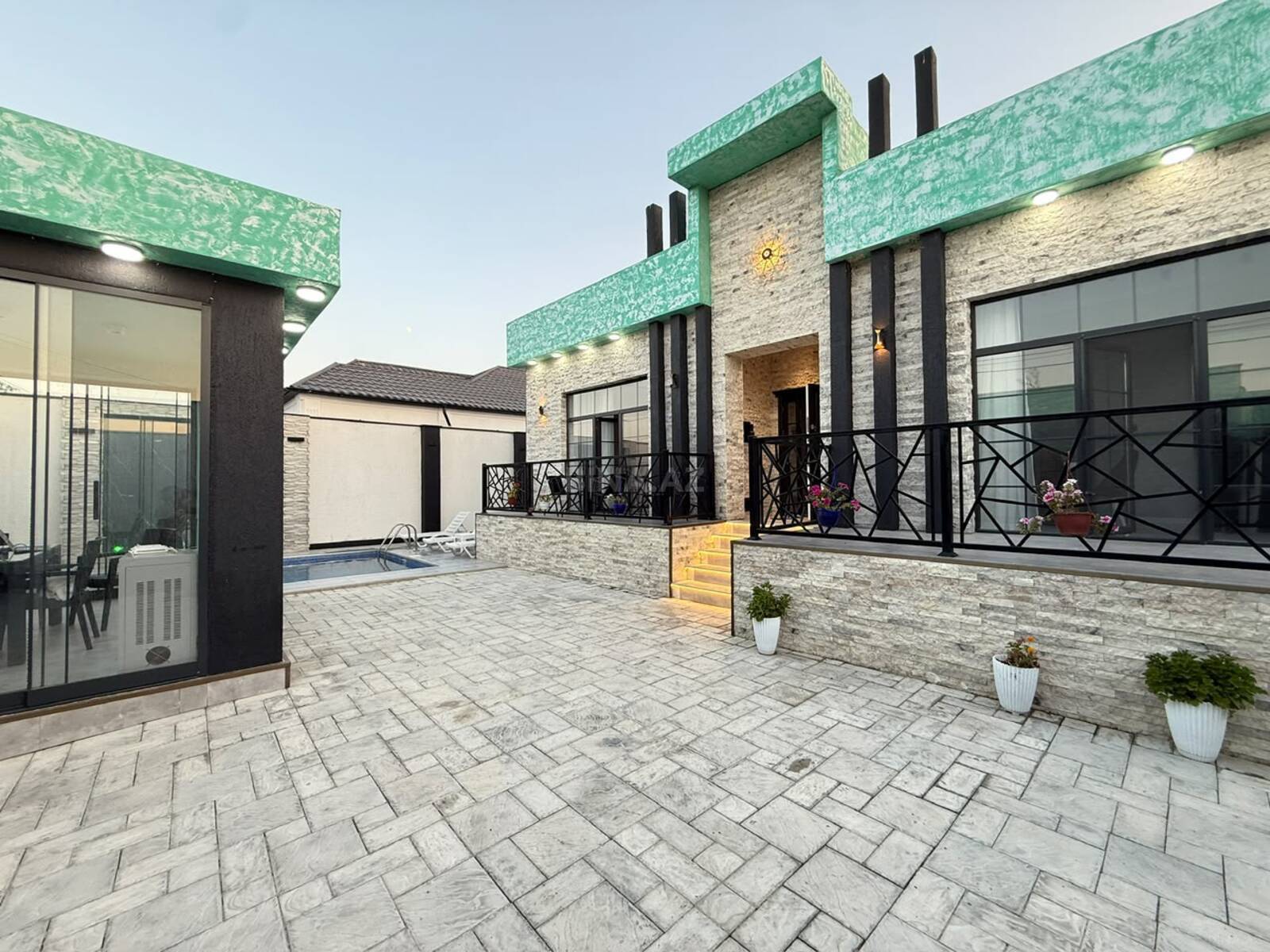 4 otaqlı Həyət evi/Bağ evi, Xəzər r., Bakı