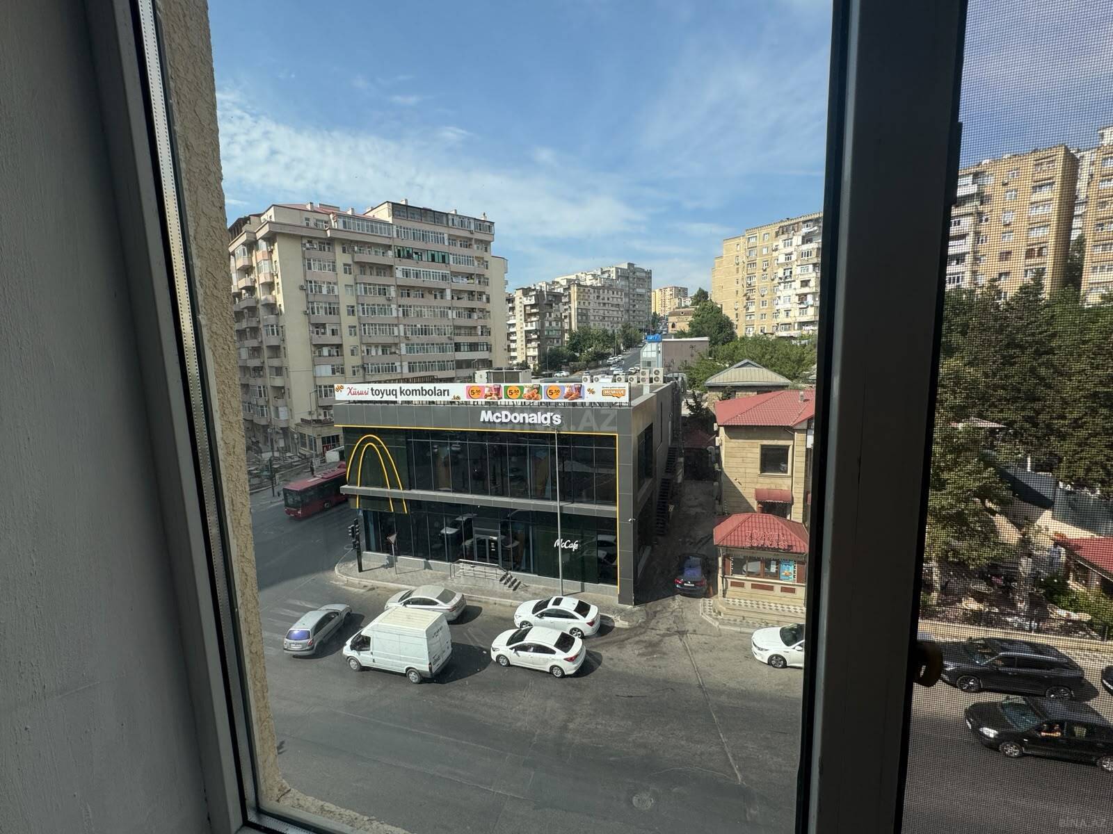 3 otaqlı Yeni tikili, İnşaatçılar m., Bakı