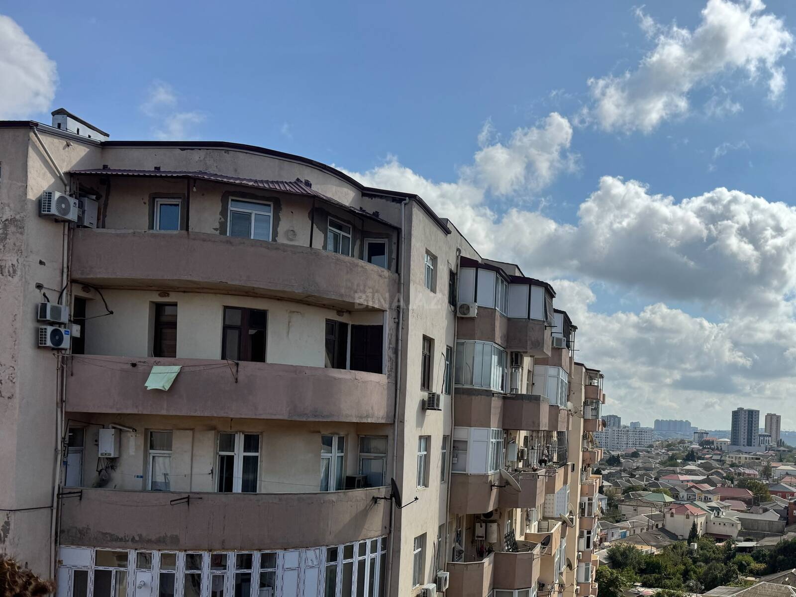 3 otaqlı Yeni tikili, Xırdalan