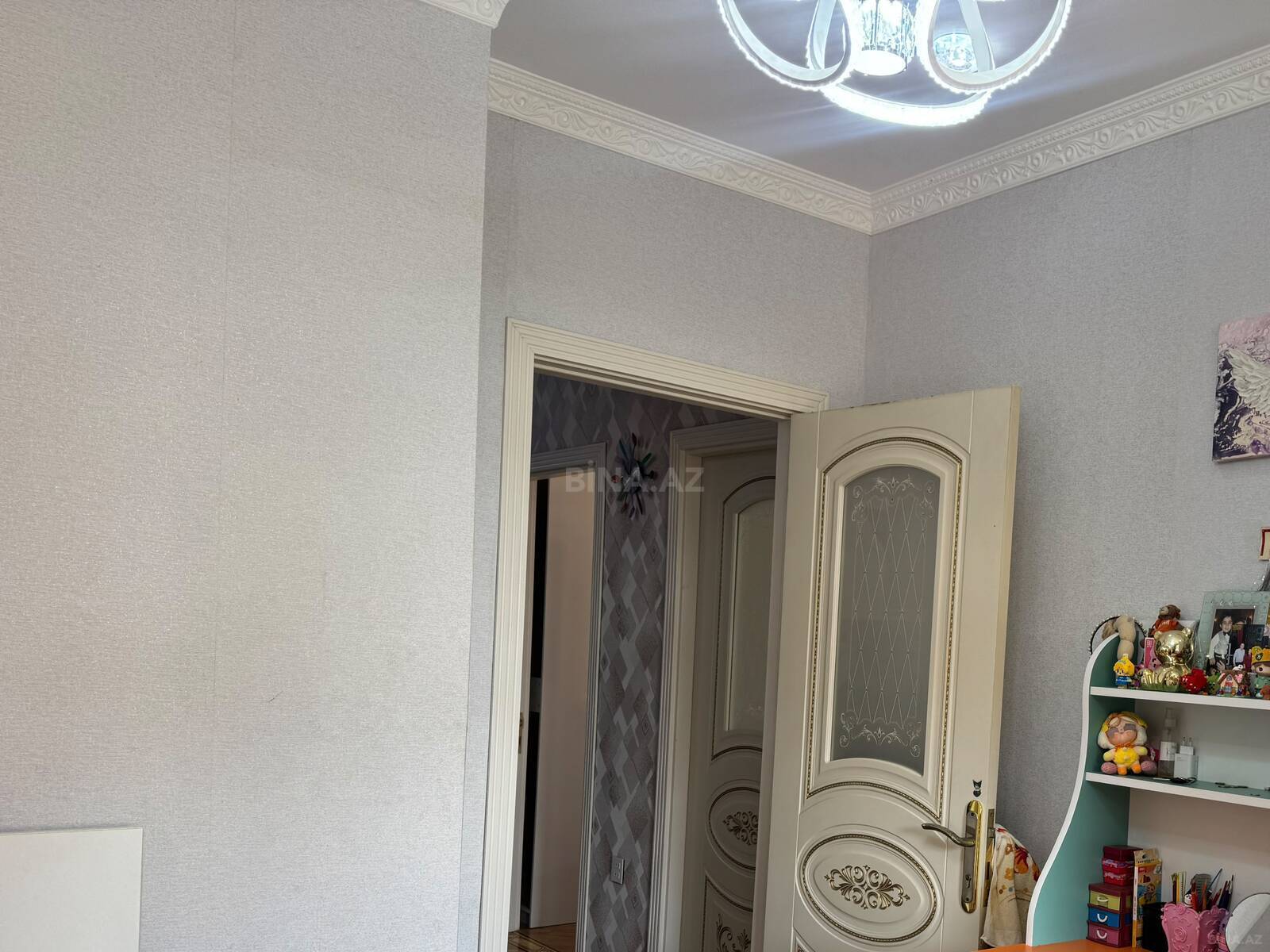 3 otaqlı Yeni tikili, Xırdalan