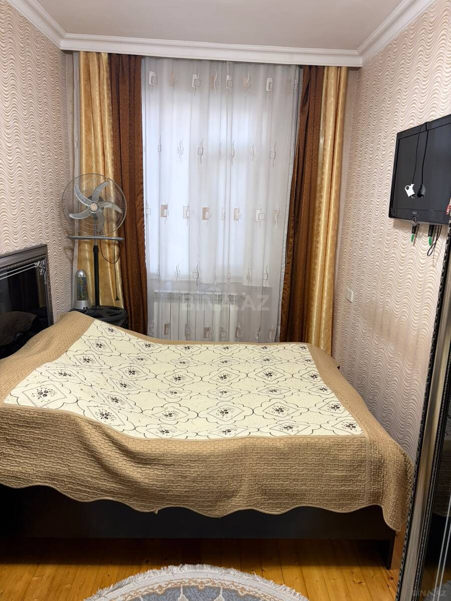 3 otaqlı Köhnə tikili, Memar Əcəmi m., Bakı