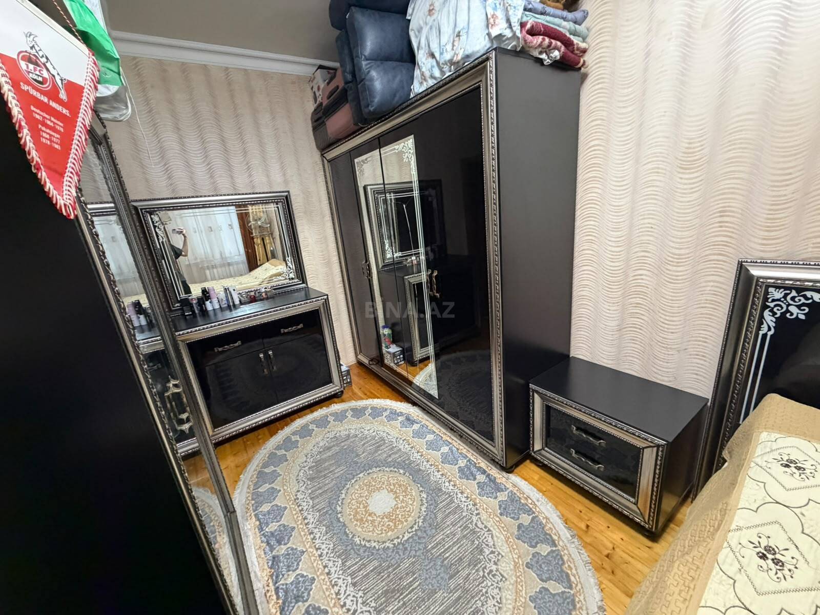 3 otaqlı Köhnə tikili, Memar Əcəmi m., Bakı