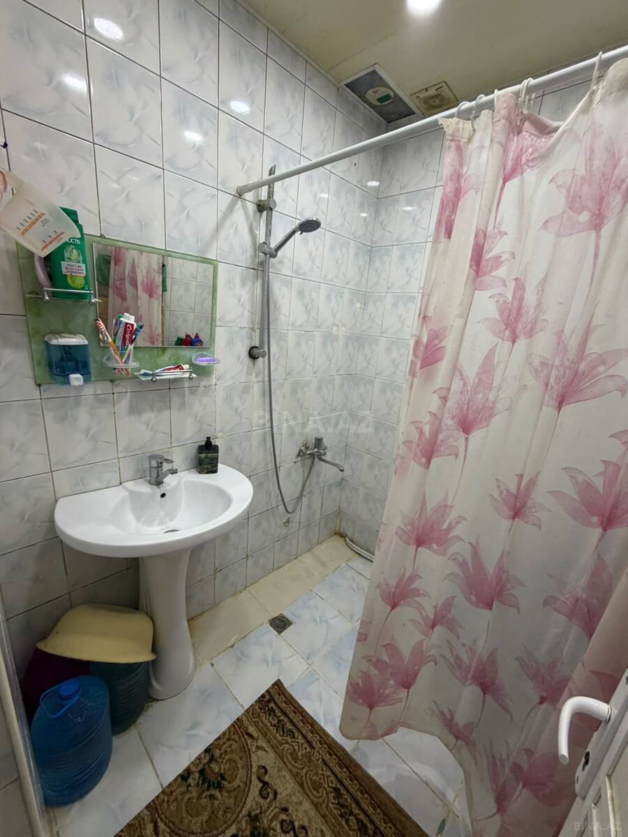 3 otaqlı Köhnə tikili, Memar Əcəmi m., Bakı