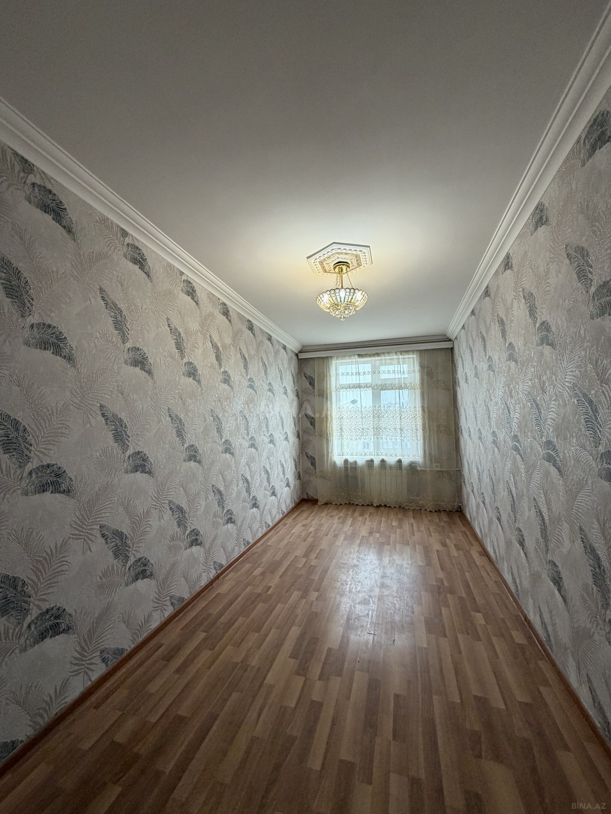 3 otaqlı Köhnə tikili, Bakıxanov q., Bakı