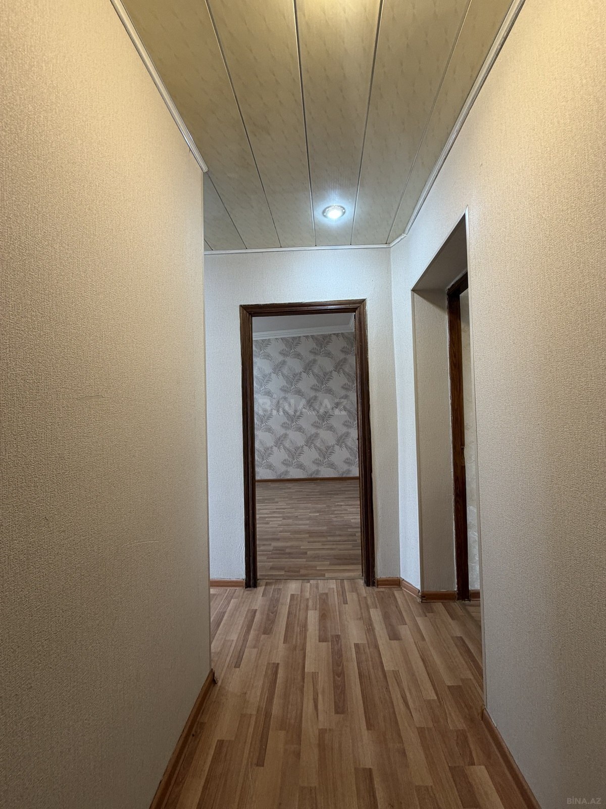 3 otaqlı Köhnə tikili, Bakıxanov q., Bakı