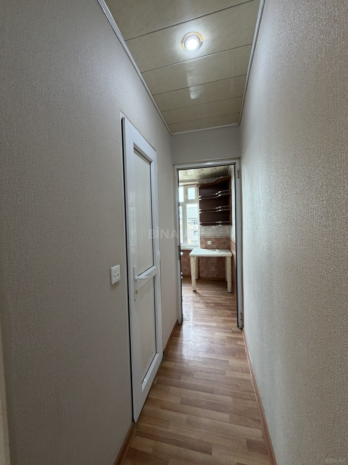 3 otaqlı Köhnə tikili, Bakıxanov q., Bakı