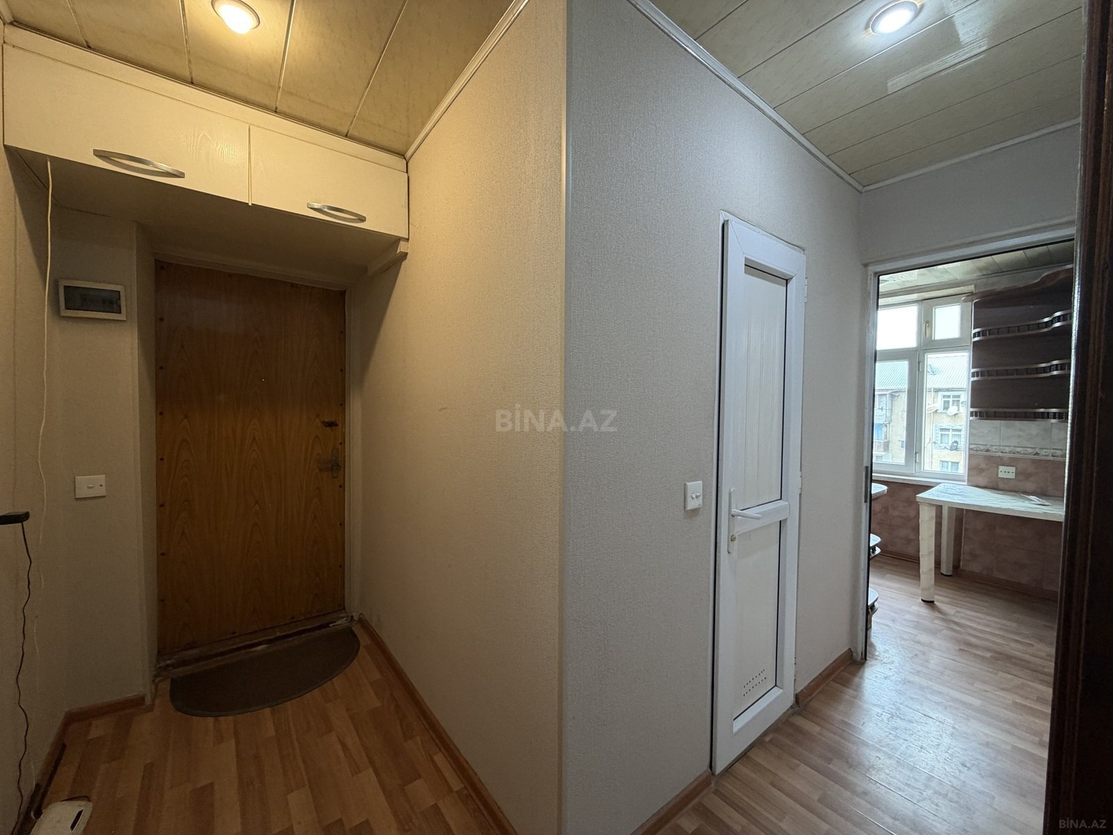 3 otaqlı Köhnə tikili, Bakıxanov q., Bakı