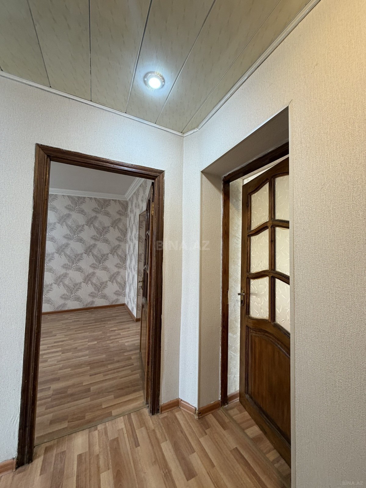 3 otaqlı Köhnə tikili, Bakıxanov q., Bakı