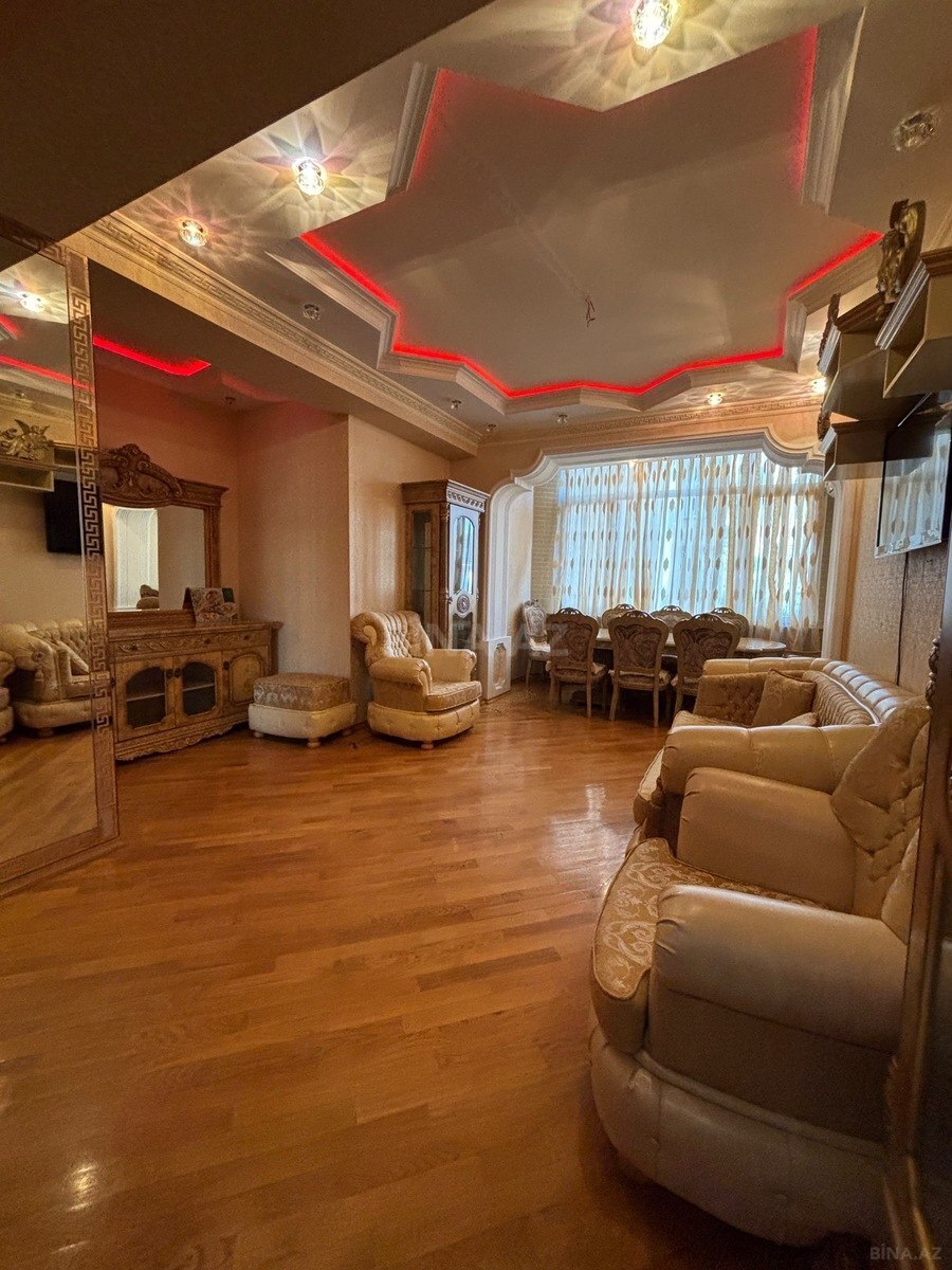 4 otaqlı Yeni tikili, Şah İsmayıl Xətai m., Bakı