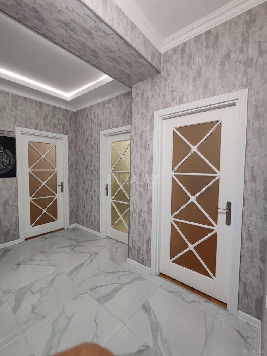 3 otaqlı Yeni tikili, Xırdalan