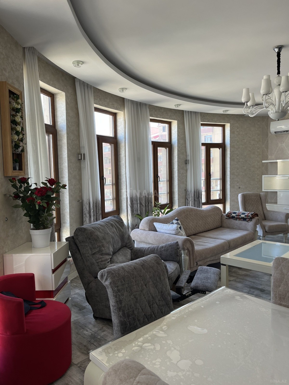 4 otaqlı Yeni tikili, Şah İsmayıl Xətai m., Bakı