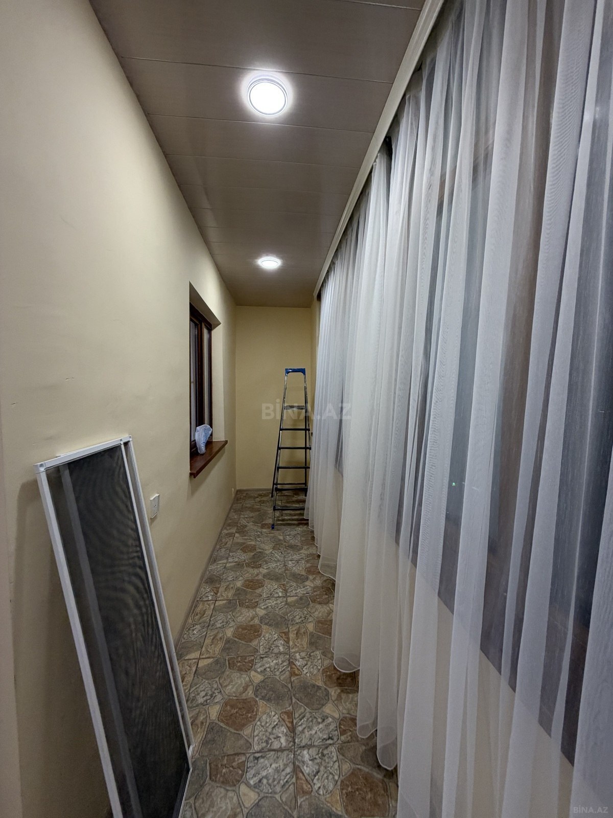 3 otaqlı Köhnə tikili, Massiv D q., Bakı