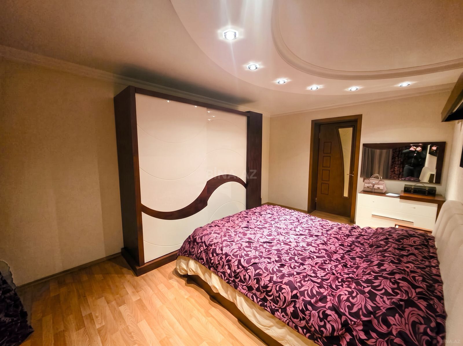 3 otaqlı Köhnə tikili, İnşaatçılar m., Bakı