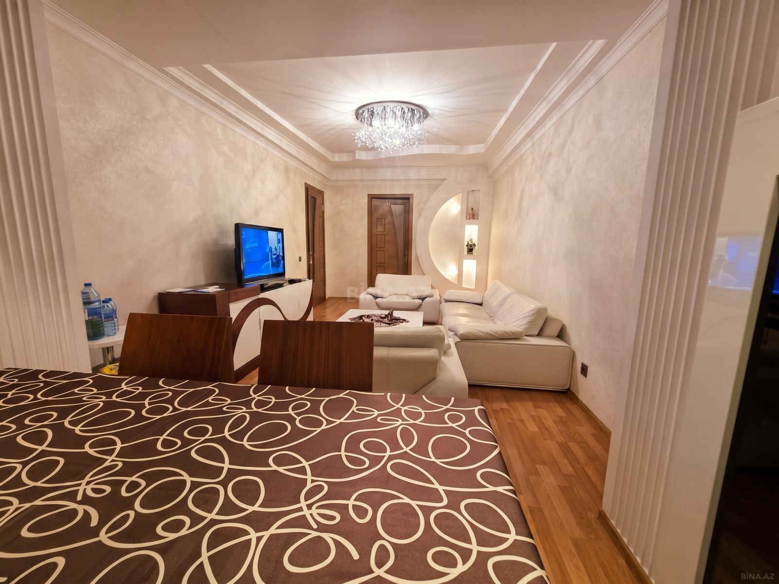 3 otaqlı Köhnə tikili, İnşaatçılar m., Bakı