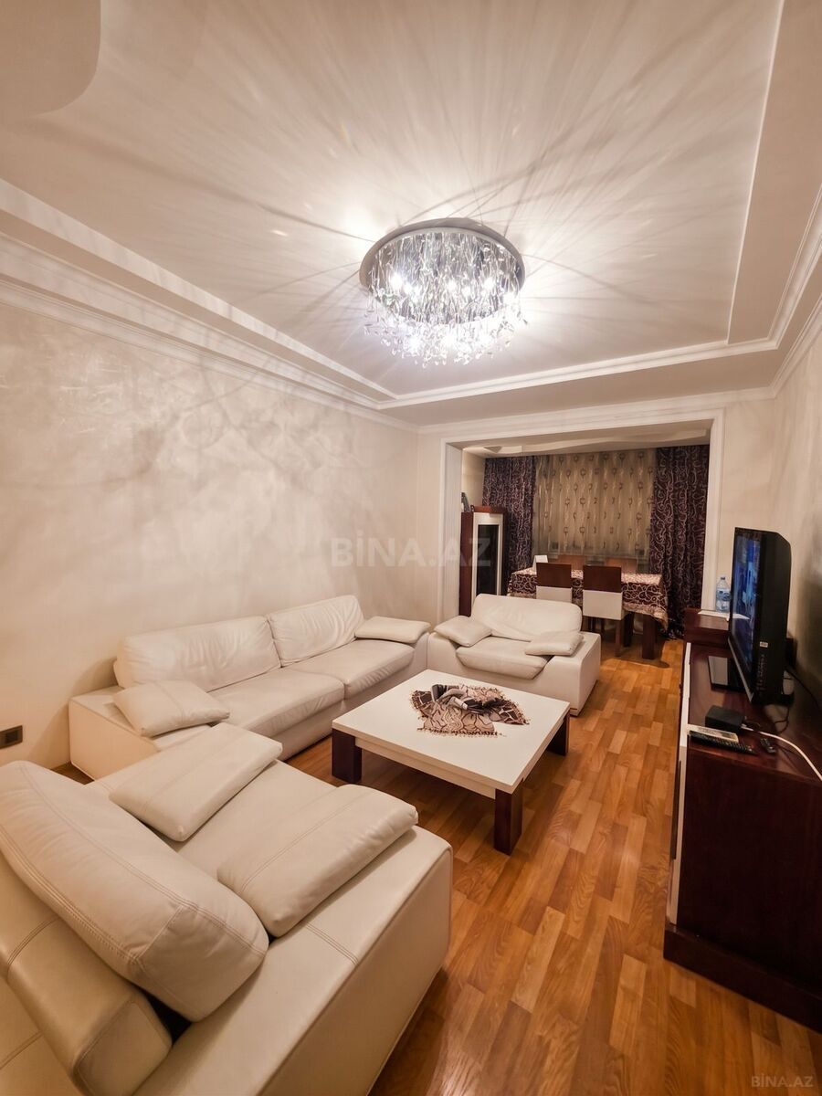 3 otaqlı Köhnə tikili, İnşaatçılar m., Bakı