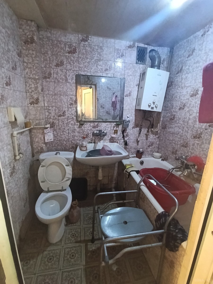 3 otaqlı Köhnə tikili, İnşaatçılar m., Bakı