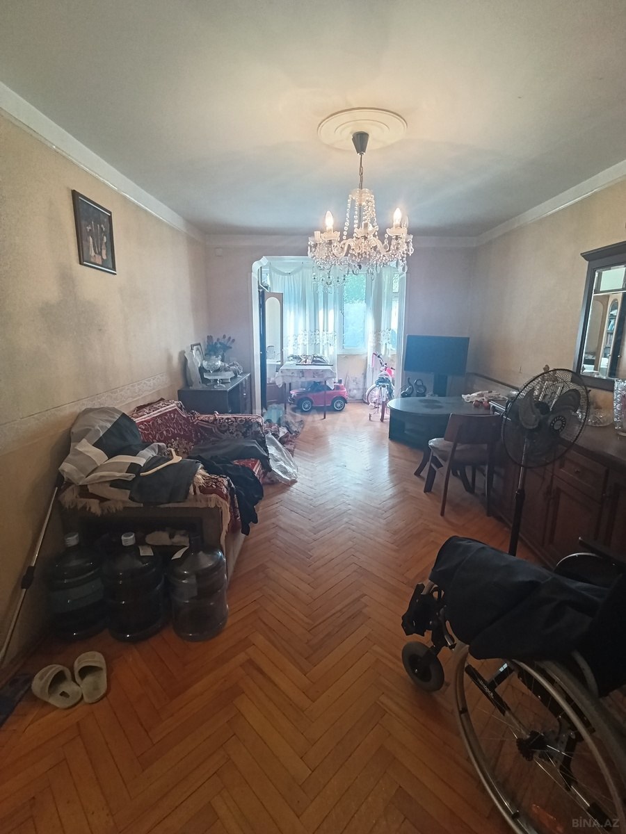 3 otaqlı Köhnə tikili, İnşaatçılar m., Bakı